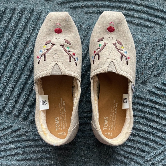 TOMS Embroidered Reindeer Seasonal Classic Alpargata - 6.5 - Picture 2 of 11